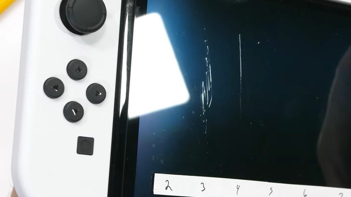 Nintendo Switch OLED wyświetlacz zadrapanie